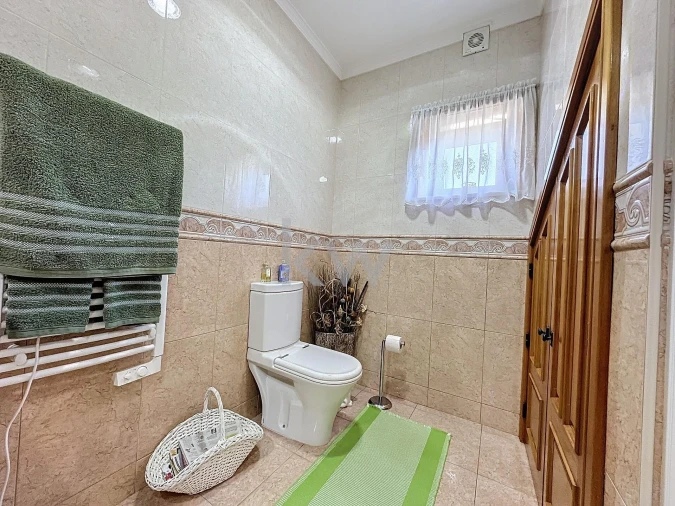 Moradia T4 para Venda em Caldas de São Jorge e Pigeiros Foto 32