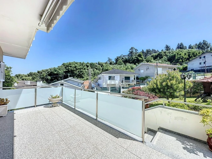 Moradia T4 para Venda em Caldas de São Jorge e Pigeiros Foto 11