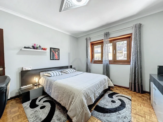 Moradia T4 para Venda em Caldas de São Jorge e Pigeiros Foto 36