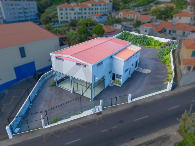 Armazém para Arrendamento em Santo Antonio Foto 1