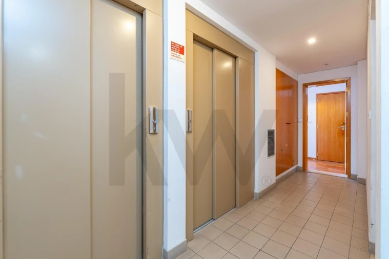 Apartamento T2 para Arrendamento em Caparica e Trafaria Foto 8