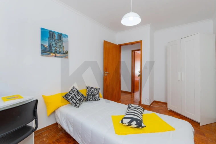 Apartamento T2 para Arrendamento em Caparica e Trafaria Foto 4