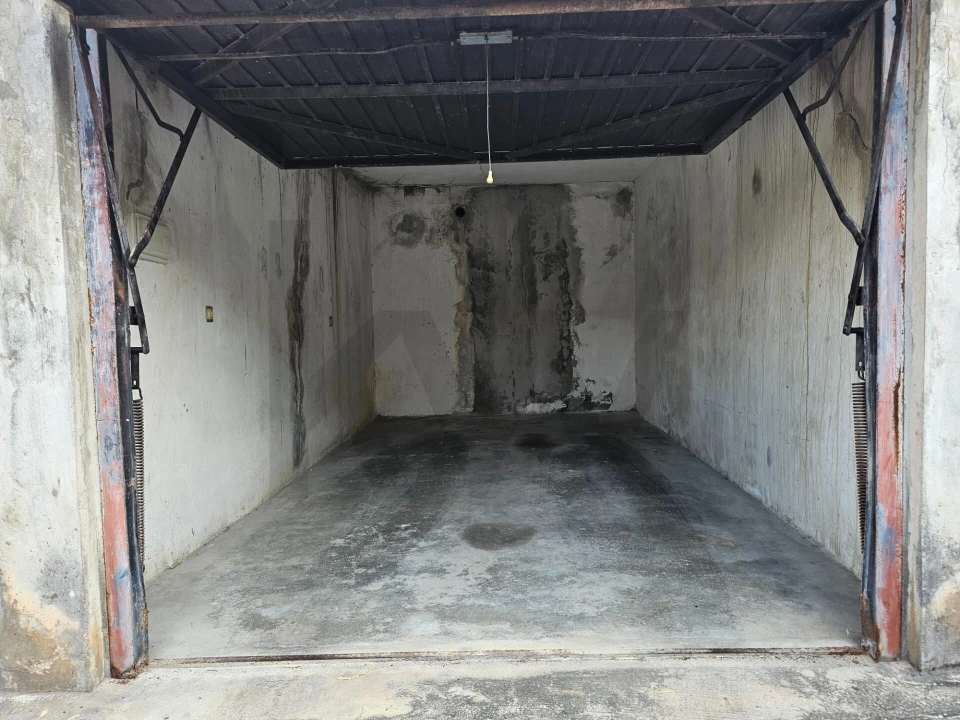 Garagem para Venda em Sé Nova, Santa Cruz, Almedina e São Bartolomeu Foto 3