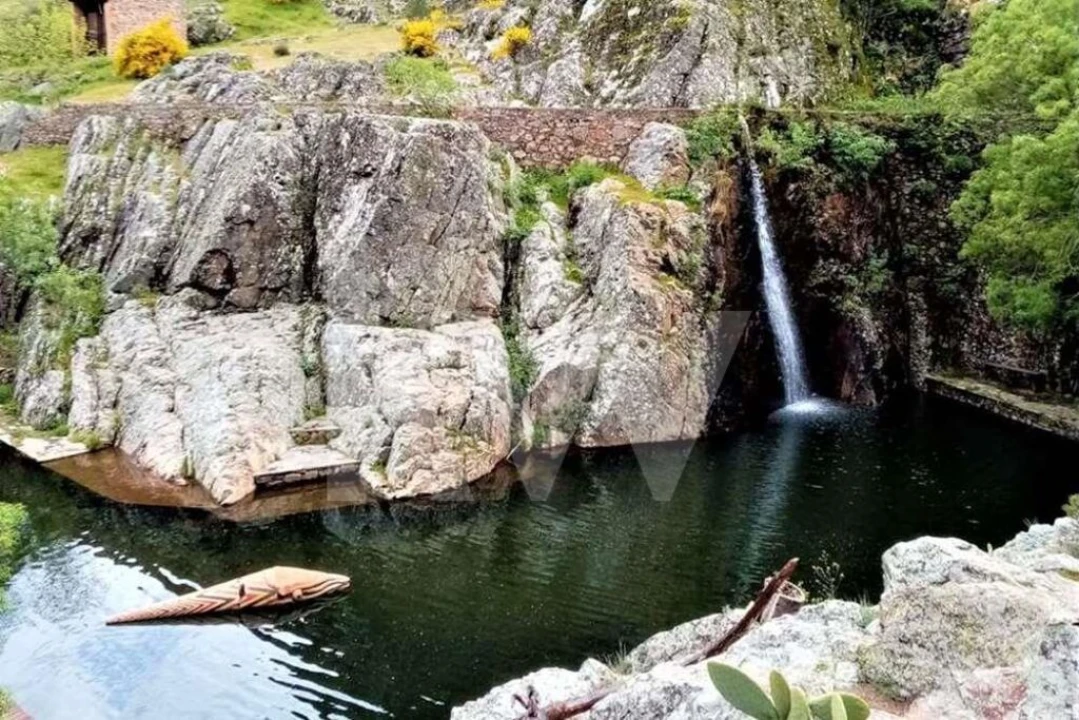 Terreno para Venda em Penha Garcia Foto 2