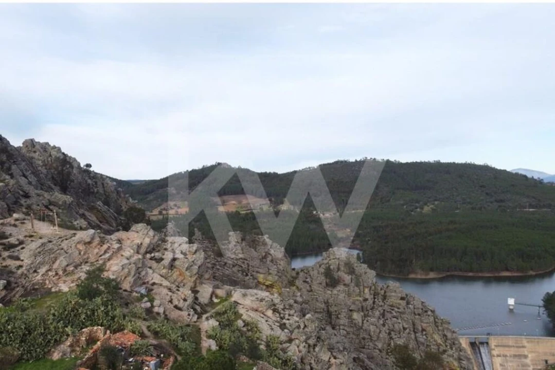 Terreno para Venda em Penha Garcia Foto 10