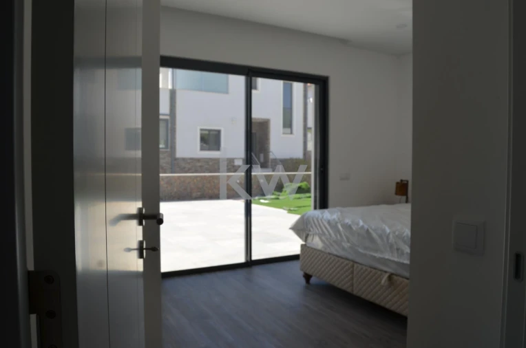 Moradia T3 para Venda em Albufeira e Olhos de Água Foto 9