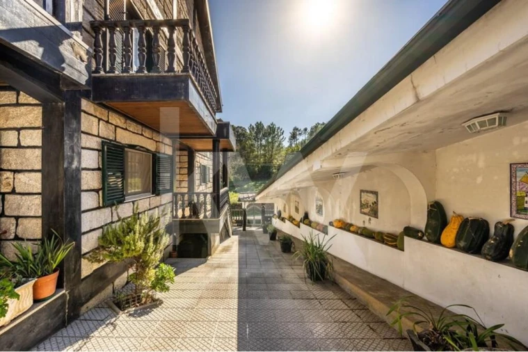 Moradia T6 para Venda em Recarei Foto 73