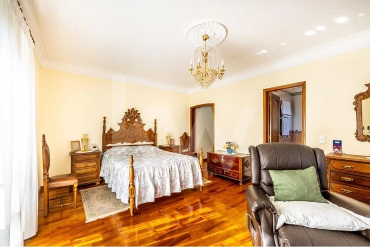 Moradia T6 para Venda em Recarei Foto 43