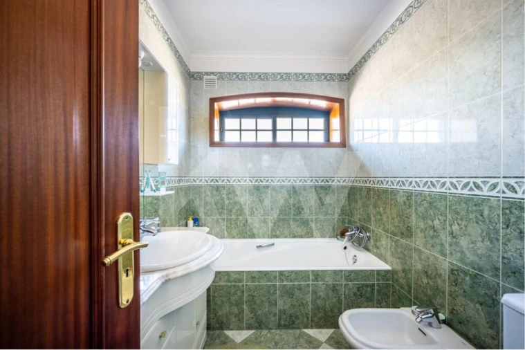 Moradia T6 para Venda em Recarei Foto 23