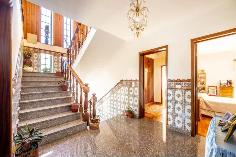 Moradia T6 para Venda em Recarei Foto 26