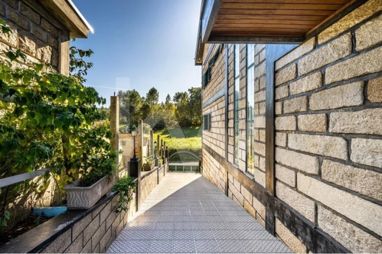 Moradia T6 para Venda em Recarei Foto 70