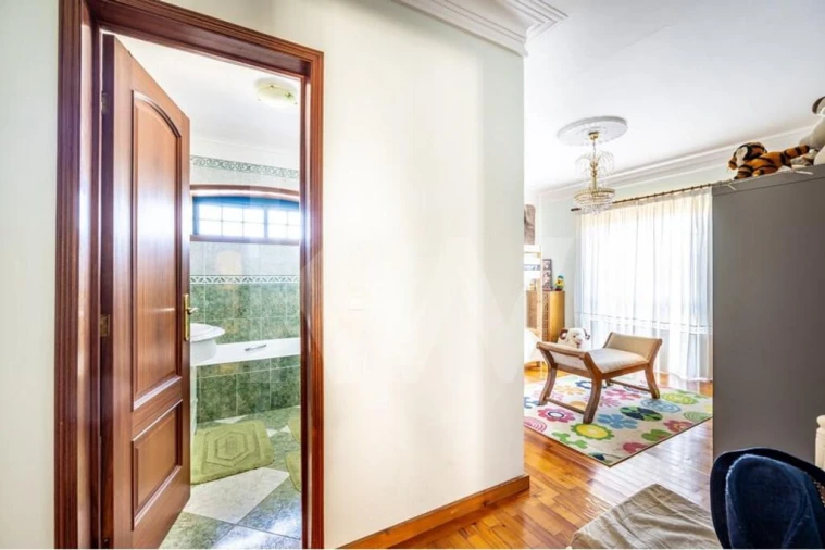 Moradia T6 para Venda em Recarei Foto 22