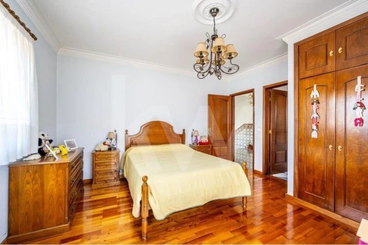 Moradia T6 para Venda em Recarei Foto 28