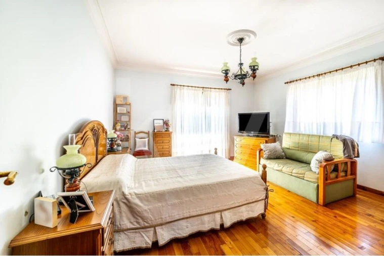 Moradia T6 para Venda em Recarei Foto 38