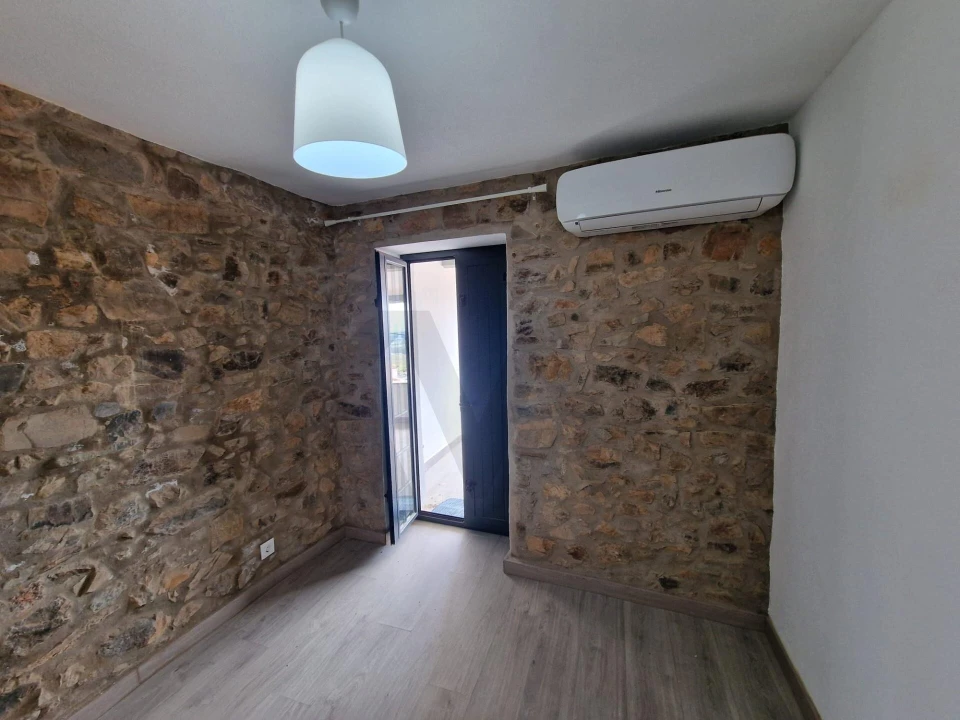 Moradia T1 para Venda em Penha Garcia Foto 1