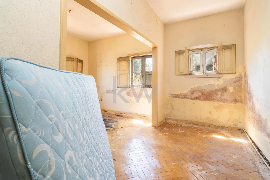 Moradia T4 para Venda em Santo Antonio dos Olivais Foto 35