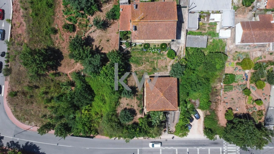 Moradia T4 para Venda em Santo Antonio dos Olivais Foto 3