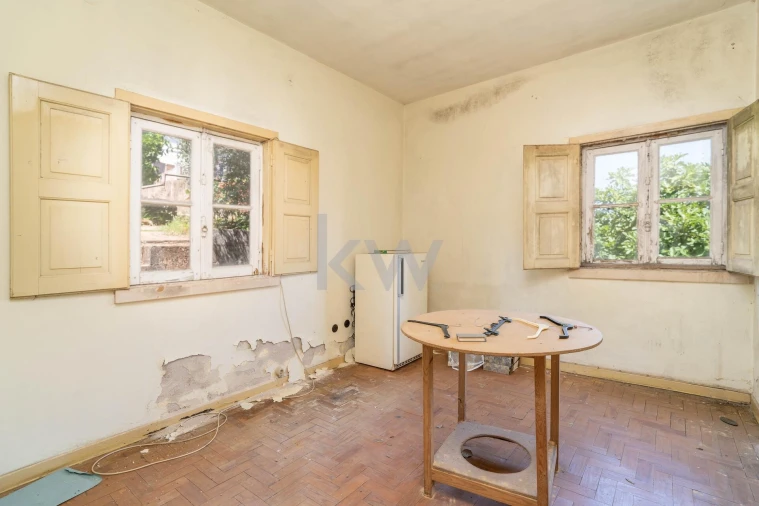 Moradia T4 para Venda em Santo Antonio dos Olivais Foto 30