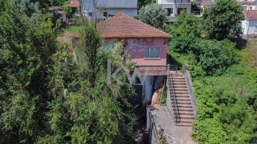 Moradia T4 para Venda em Santo Antonio dos Olivais Foto 14