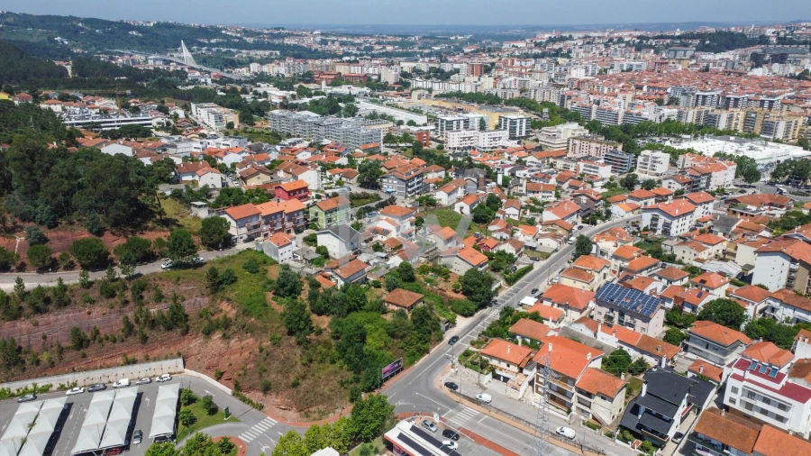 Moradia T4 para Venda em Santo Antonio dos Olivais Foto 8