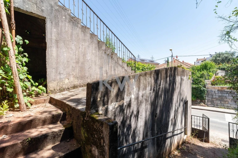 Moradia T4 para Venda em Santo Antonio dos Olivais Foto 19