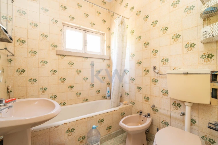 Moradia T4 para Venda em Santo Antonio dos Olivais Foto 34