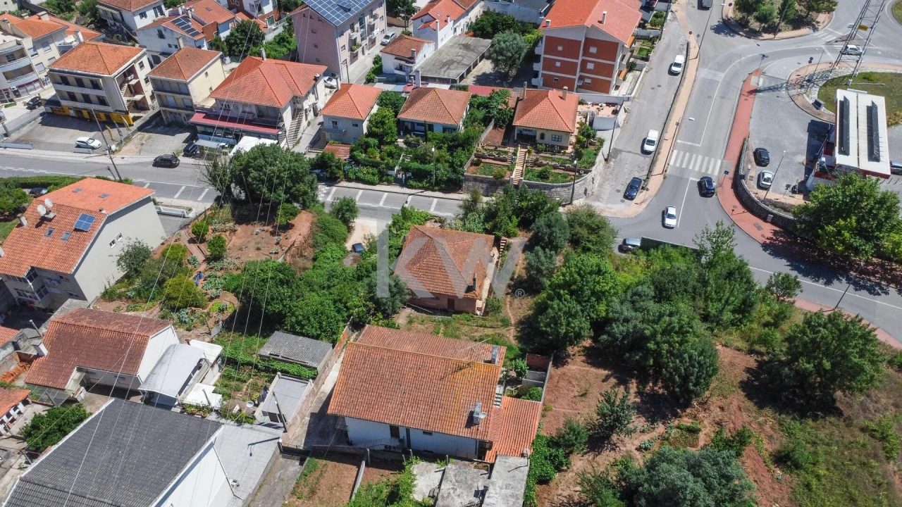 Moradia T4 para Venda em Santo Antonio dos Olivais Foto 11