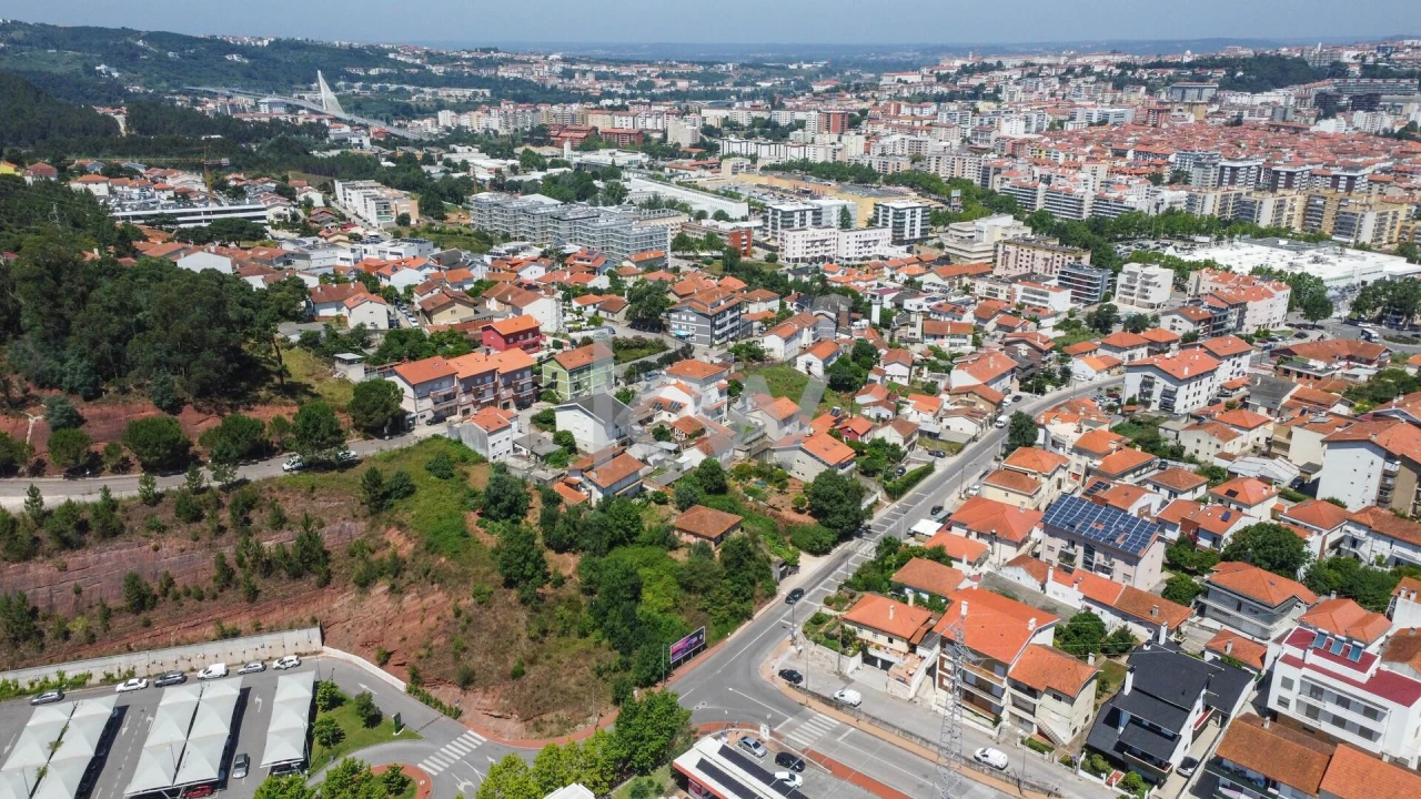 Moradia T4 para Venda em Santo Antonio dos Olivais Foto 8