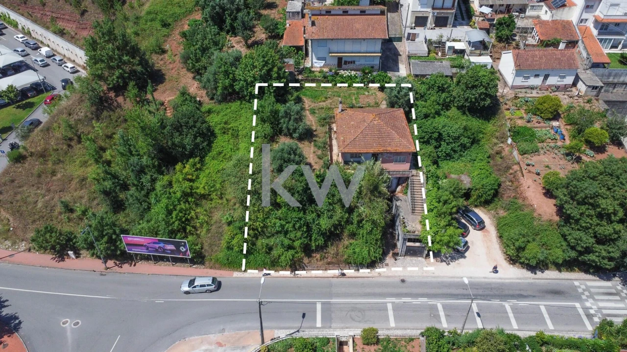 Moradia T4 para Venda em Santo Antonio dos Olivais Foto 2