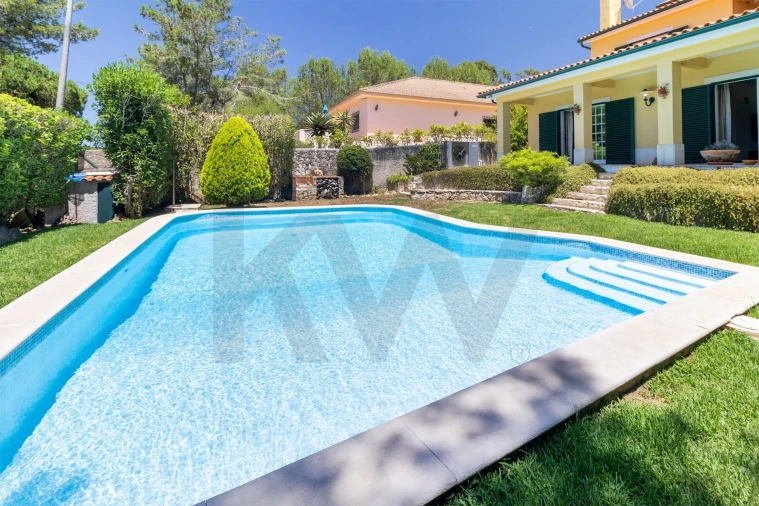 Moradia T4 para Venda em São João das Lampas e Terrugem Foto 3