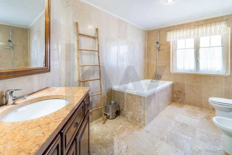 Moradia T4 para Venda em São João das Lampas e Terrugem Foto 39