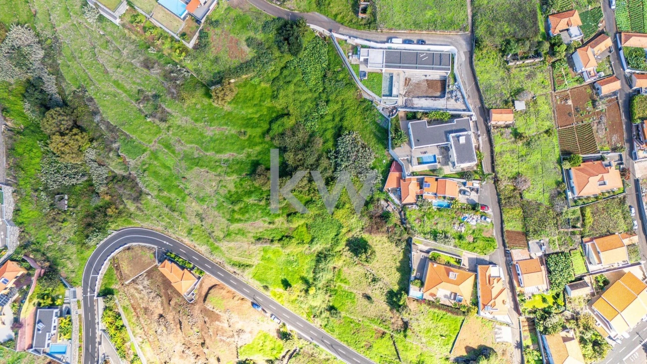 Terreno para Venda em Estreito da Calheta Foto 6