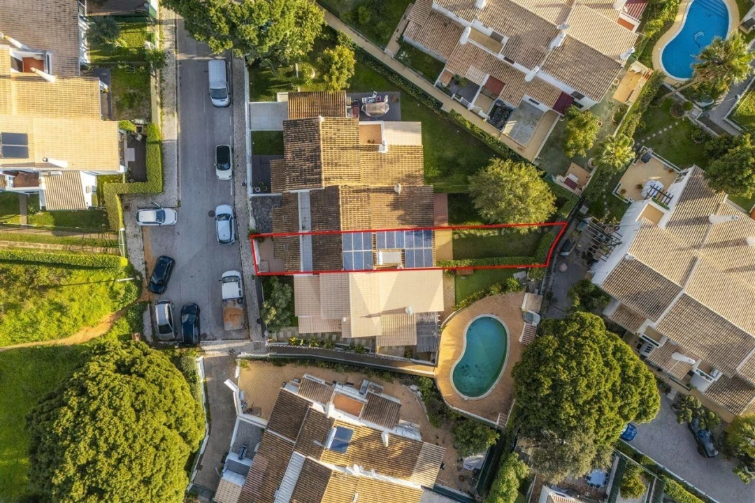 Moradia T1 para Venda em Albufeira e Olhos de Água Foto 3