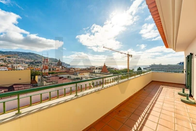 Apartamento T4 para Venda em Funchal (Se)