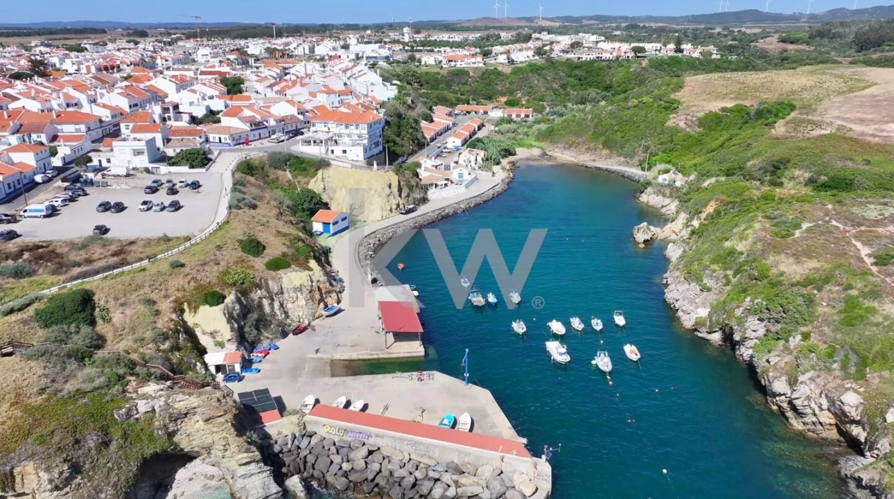 Apartamento T2 para Venda em Porto Covo Foto 13