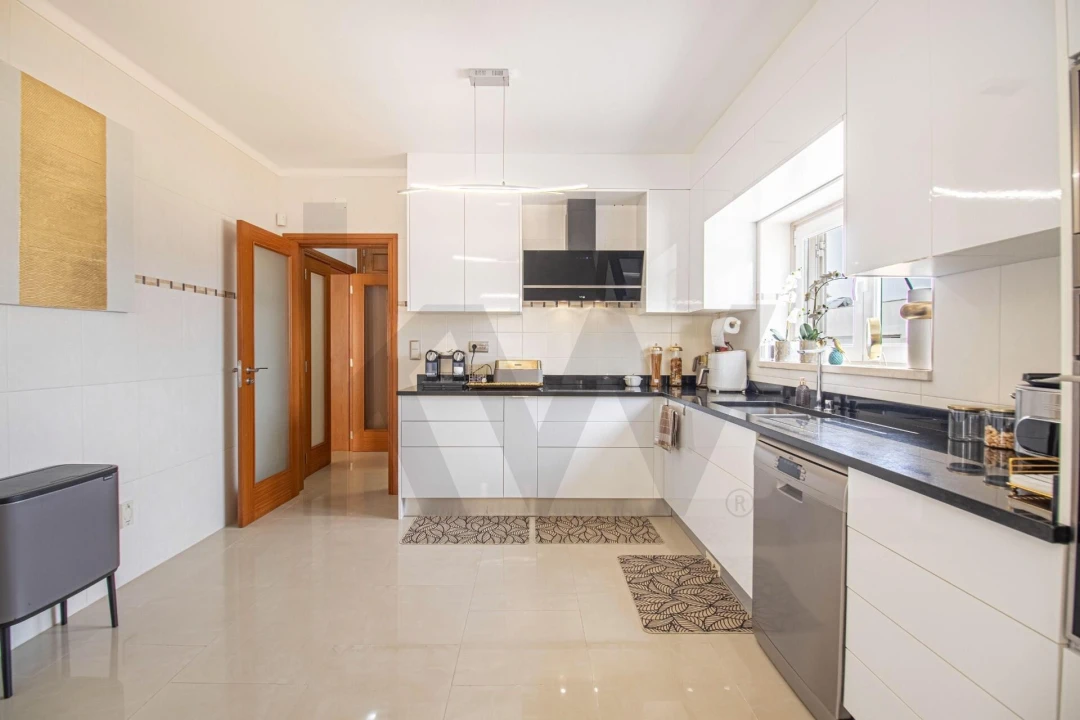 Moradia T4 para Venda em Santa Maria, São Pedro e Matacães Foto 17