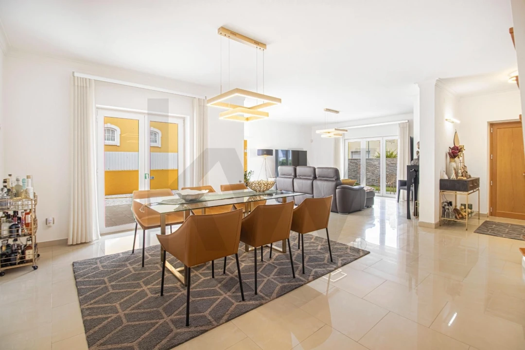 Moradia T4 para Venda em Santa Maria, São Pedro e Matacães Foto 7