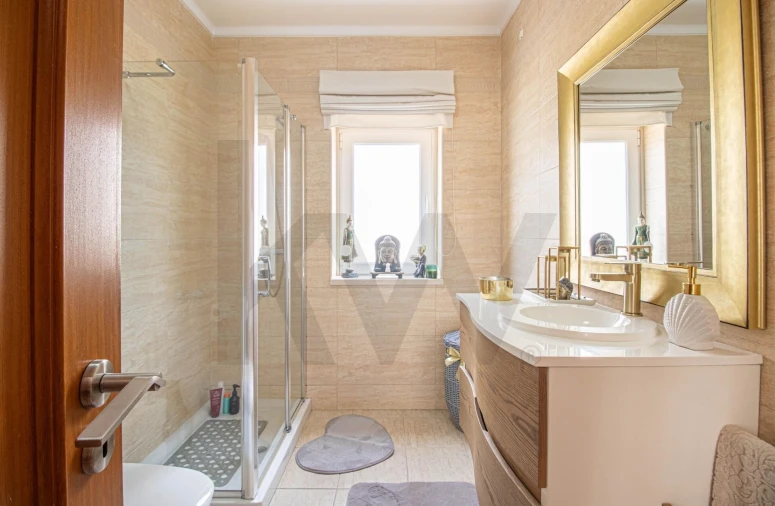 Moradia T4 para Venda em Santa Maria, São Pedro e Matacães Foto 33