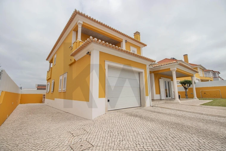 Moradia T4 para Venda em Santa Maria, São Pedro e Matacães Foto 55