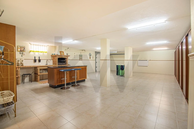 Moradia T4 para Venda em Santa Maria, São Pedro e Matacães Foto 43