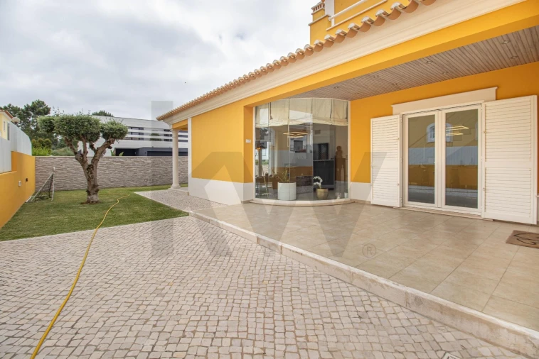 Moradia T4 para Venda em Santa Maria, São Pedro e Matacães Foto 51