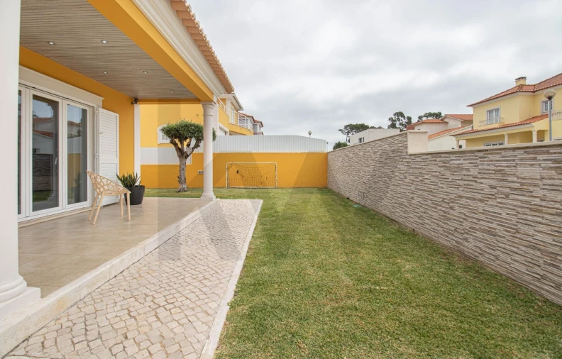 Moradia T4 para Venda em Santa Maria, São Pedro e Matacães Foto 50