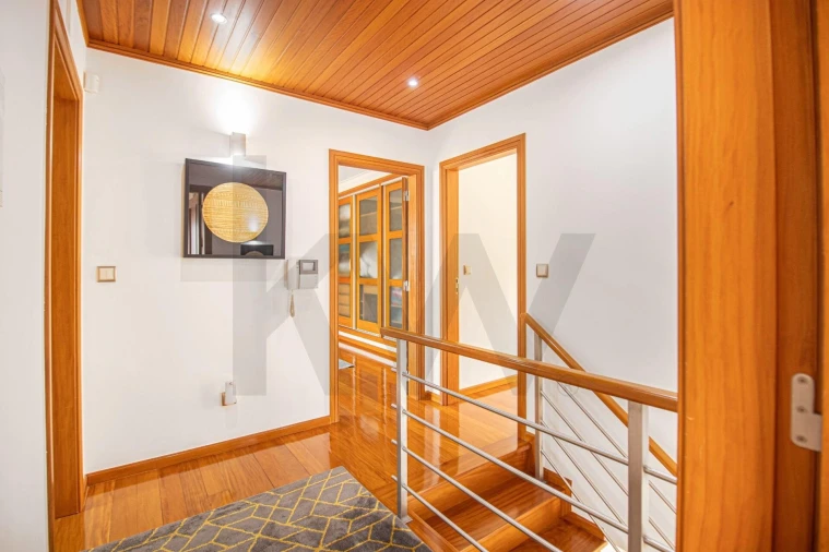 Moradia T4 para Venda em Santa Maria, São Pedro e Matacães Foto 6