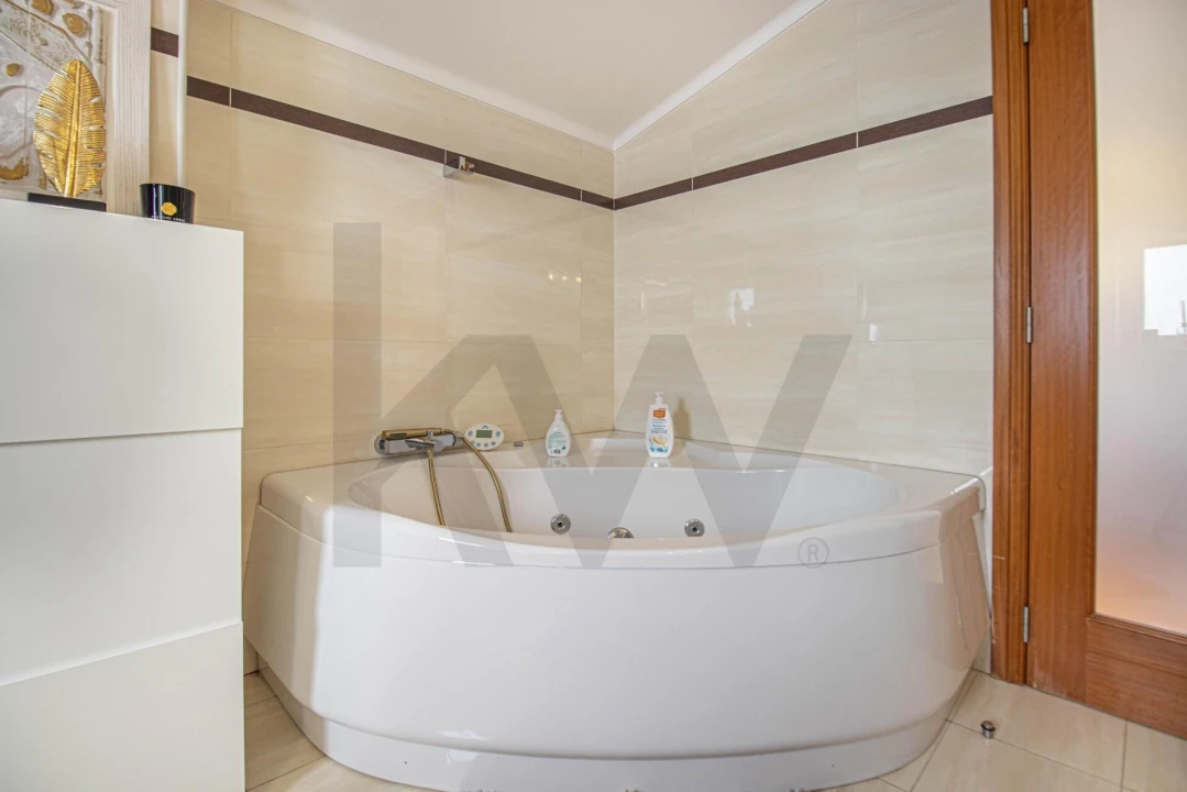 Moradia T4 para Venda em Santa Maria, São Pedro e Matacães Foto 24