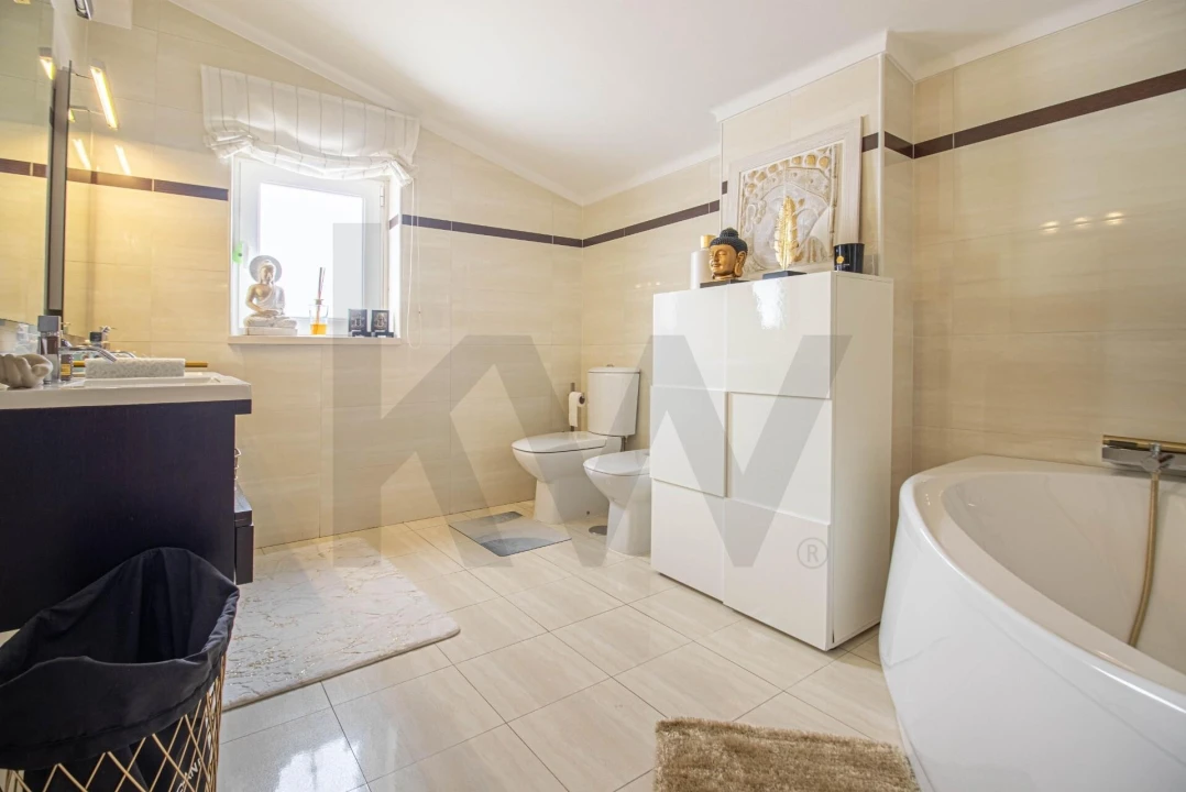 Moradia T4 para Venda em Santa Maria, São Pedro e Matacães Foto 23