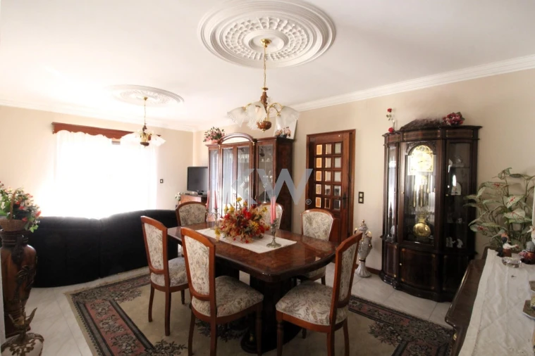 Moradia T4 para Venda em Vila de Cucujães Foto 1