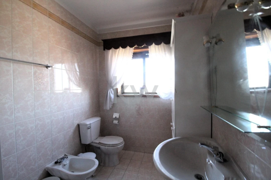 Moradia T4 para Venda em Vila de Cucujães Foto 9