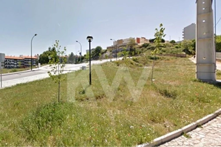 Terreno para Venda em Avelãs de Ambom e Rocamondo Foto 3