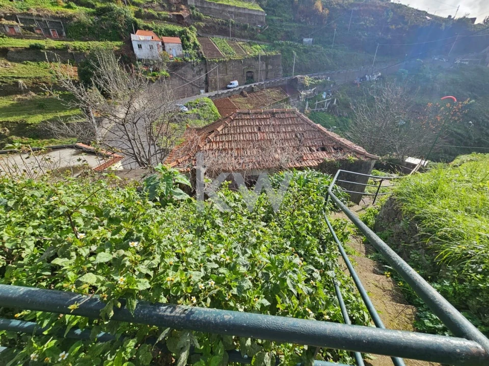 Moradia T2 para Venda em Estreito de Camara de Lobos Foto 8