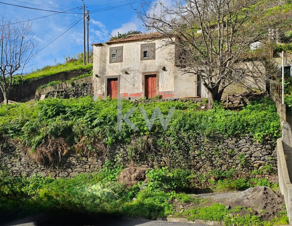 Moradia T2 para Venda em Estreito de Camara de Lobos Foto 2